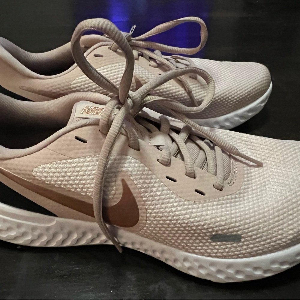 Nike Women's Running Shoes - Cream and Tan/Blush